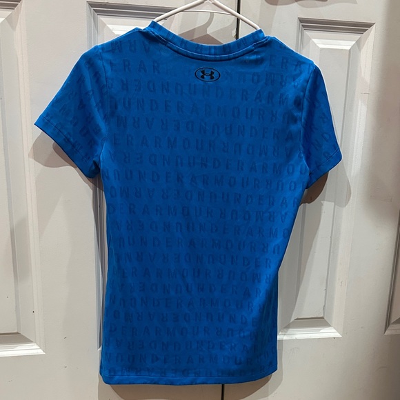 NWOT Under Armour Women's Blue Patterned V-Neck Tee sizeXS - Picture 7 of 8